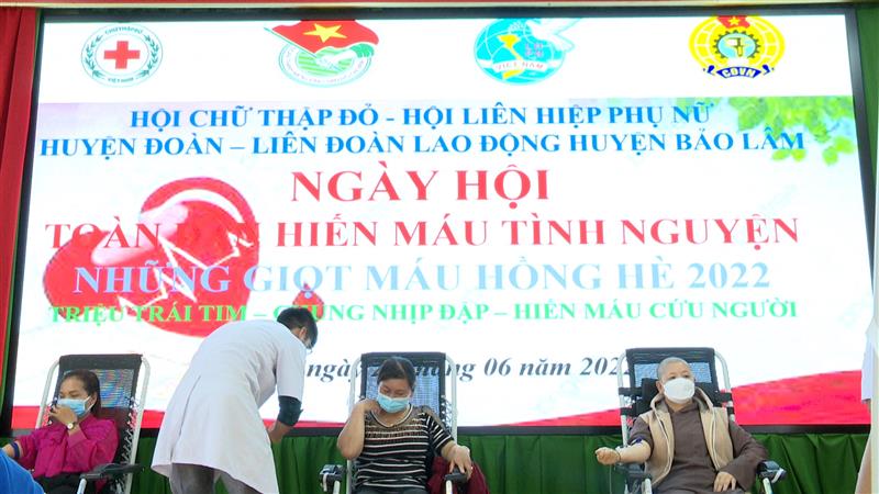 Hình ảnh tại buổi hiến máu tình nguyện