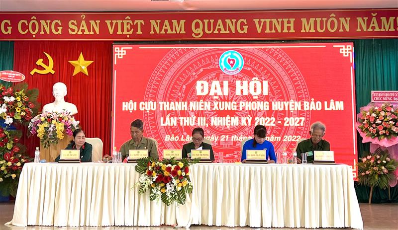 Đoàn chủ tịch Đại hội