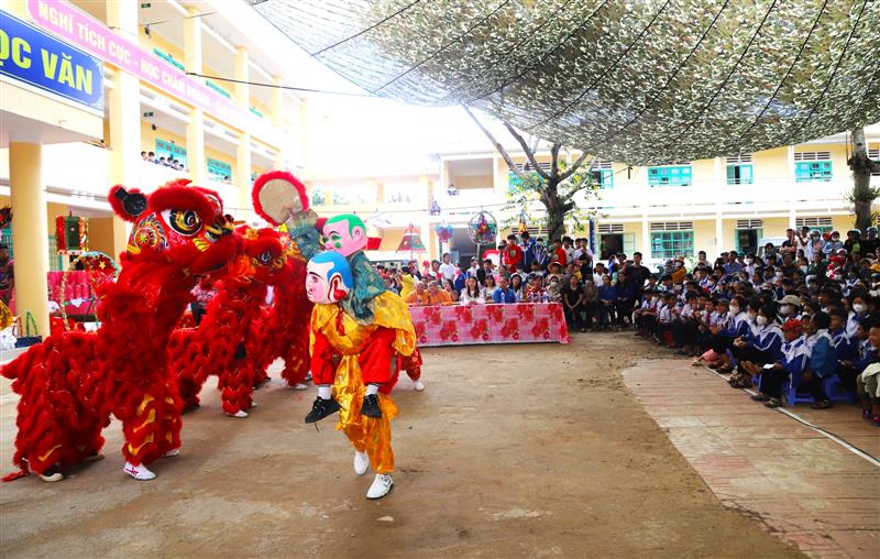 Các tiết mục lân, sư, rồng (Ảnh Khánh Phúc)