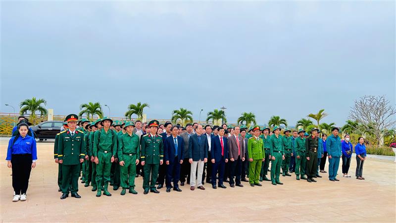 Các đại biểu tham dự lễ viếng