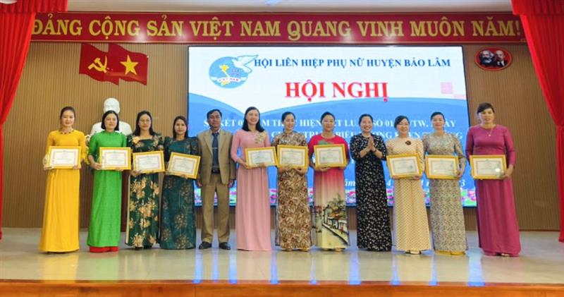 Các tập thể, cá nhận được biểu dương