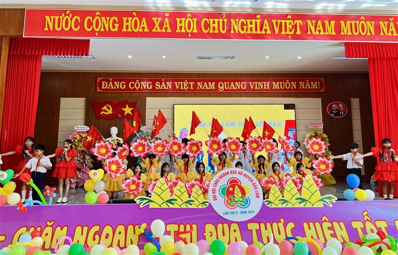 Văn nghệ chào mừng Đại hội
