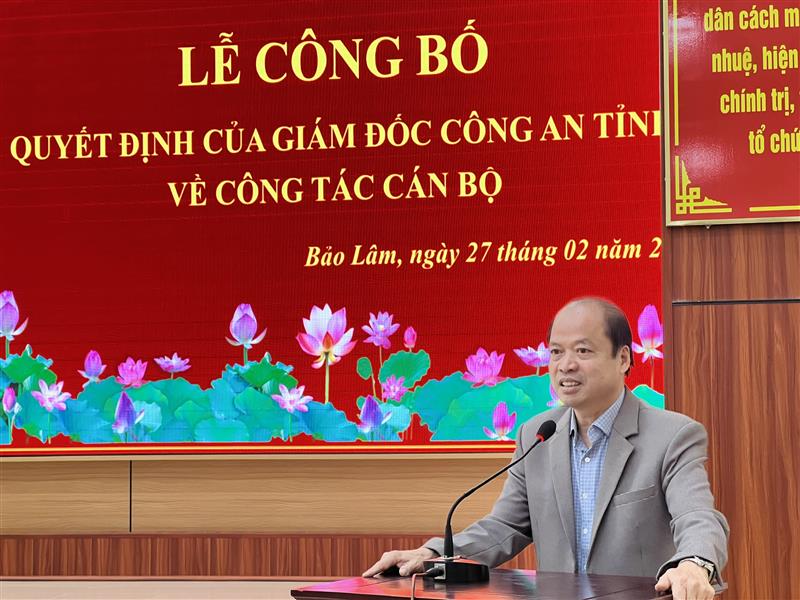 Đồng chí Nguyễn Viết Vân – Tỉnh uỷ viên – Bí thư Huyện uỷ phát biểu tại buổi lễ