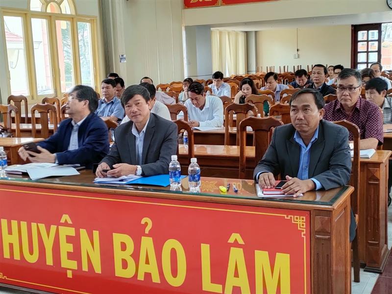 Lãnh đạo Huyện ủy, UBND huyện dự Hội nghị