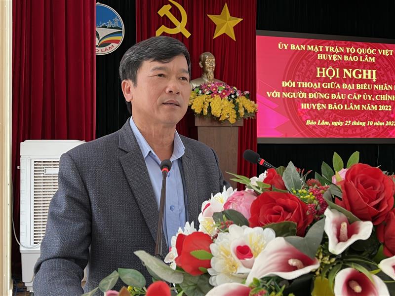 Đ/c Nguyễn Ngọc Nhi – Phó bí thư Huyện ủy – Chủ tịch UBND huyện trả lời ý kiến cử tri