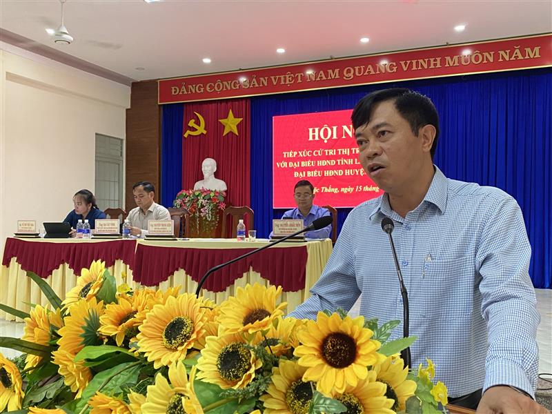ông Nguyễn Trung Kiên, tỉnh ủy viên, Bí thư Huyện ủy, Chủ tịch HĐND huyện Bảo Lâm trả lời ý kiến cử tri