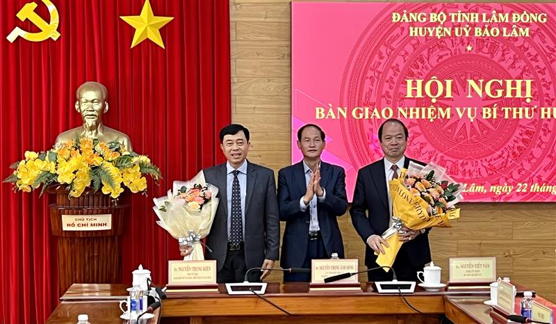 Hình ảnh tại buổi lễ bàn giao