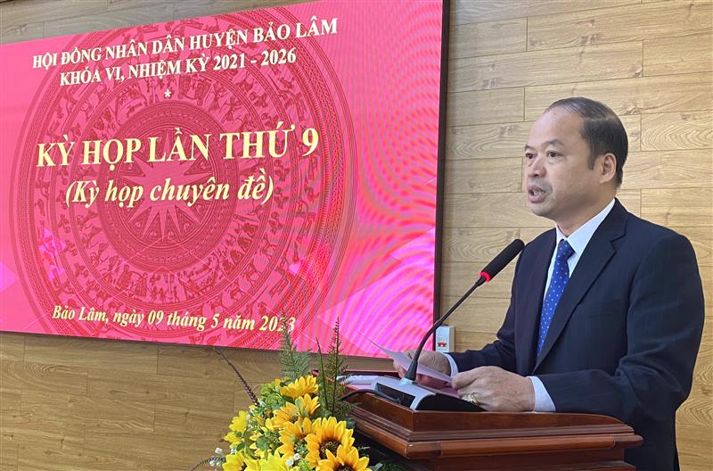 Bí thư Huyện ủy Bảo Lâm Nguyễn Viết Vân phát biểu chỉ đạo tại Kỳ họp