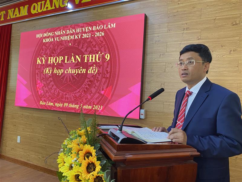 Tân Chủ tịch UBND huyện Bảo Lâm Trương Hoài Minh phát biểu nhận nhiệm vụ