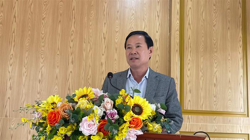 Đồng chí Phạm Triều, Chủ tịch Uỷ ban MTTQVN tỉnh phát biểu tại HN