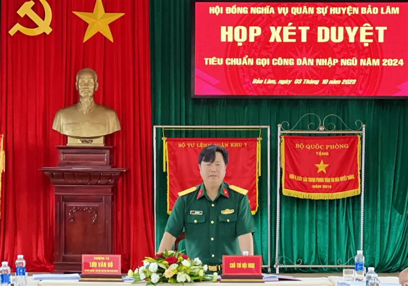 Thượng tá Lưu Văn Đô – Chỉ huy trưởng Ban chỉ huy Quân sự huyện – Phó Chủ tịch Hội đồng NVQS huyện chủ trì cuộc họp