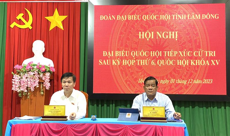 Các đại biểu Quốc hội tiếp xúc cử tri Lộc Thành
