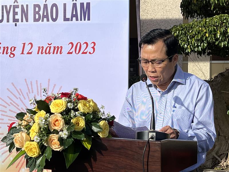 Đ/c Trịnh Văn Thảo – PCT UBND huyện phát biểu tại buổi lễ