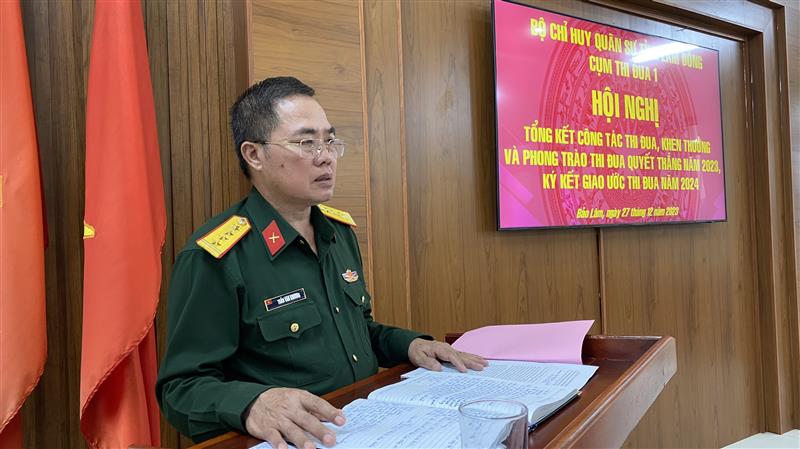 Đại tá Trần Văn Khương - Chính ủy Bộ Chỉ huy Quân sự tỉnh Lâm Đồng phát biểu chỉ đạo