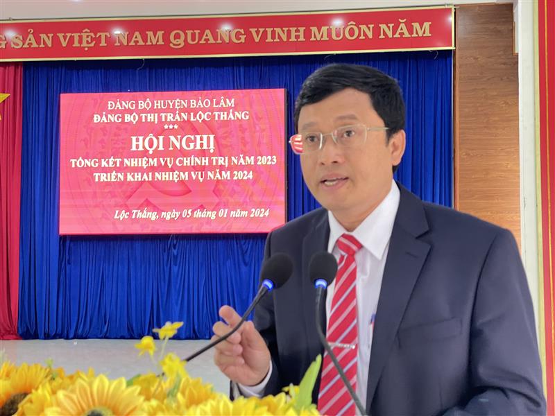 Đ/c  Trương Hoài Minh- Phó bí thư Huyện ủy- Chủ tịch UBND huyện