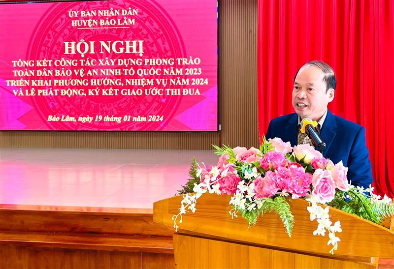 Đồng chí Nguyễn Viết Vân – Bí thư huyện uỷ phát biểu chỉ đạo
