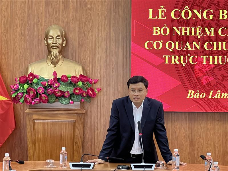 Đ/c Trương Hoài Minh- Chủ tịch UBND huyện Bảo Lâm phát biểu giao nhiệm vụ