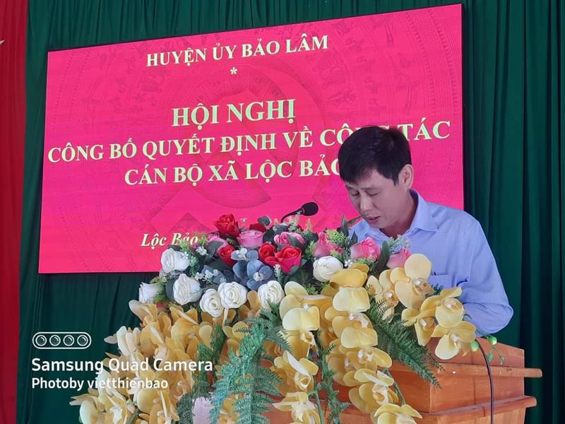 Đ/c Vũ Thanh Bảy, Phó trưởng Ban tổ chức Huyện uỷcông bố quyết định của Ban thường vụ Huyện uỷ