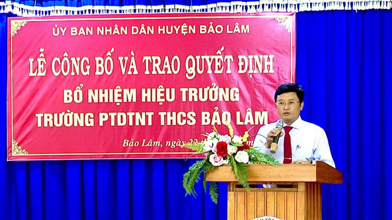 Đ/c Trương Hoài Minh – Phó Bí thư Huyện uỷ - Chủ tịch UBND huyện phát biểu giao nhiệm vụ