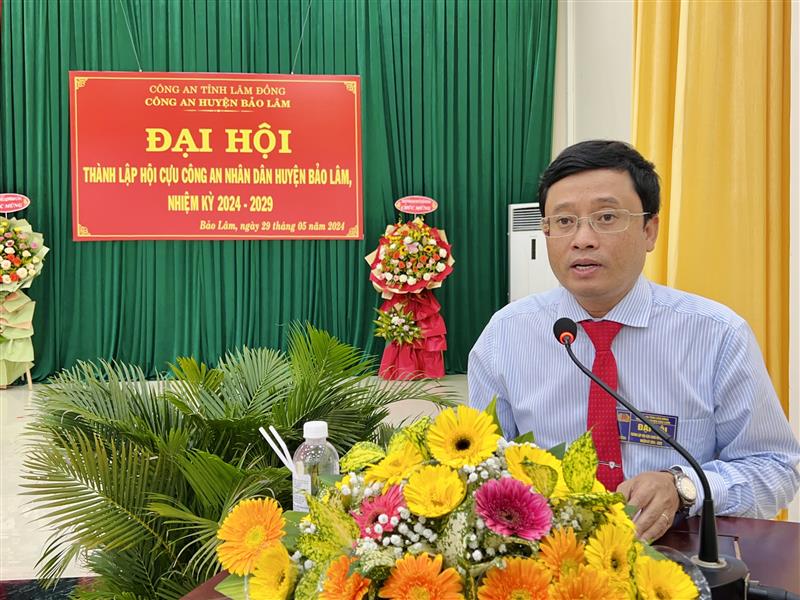Đ/c Trương Hoài Minh – Phó Bí thư huyện uỷ - Chủ tịch UBND huyện  phát biểu tại Đại hội