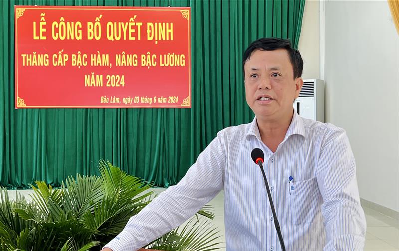 Đ/c Đồng Văn Trường – PCT UBND huyện phát biểu chúc mừng
