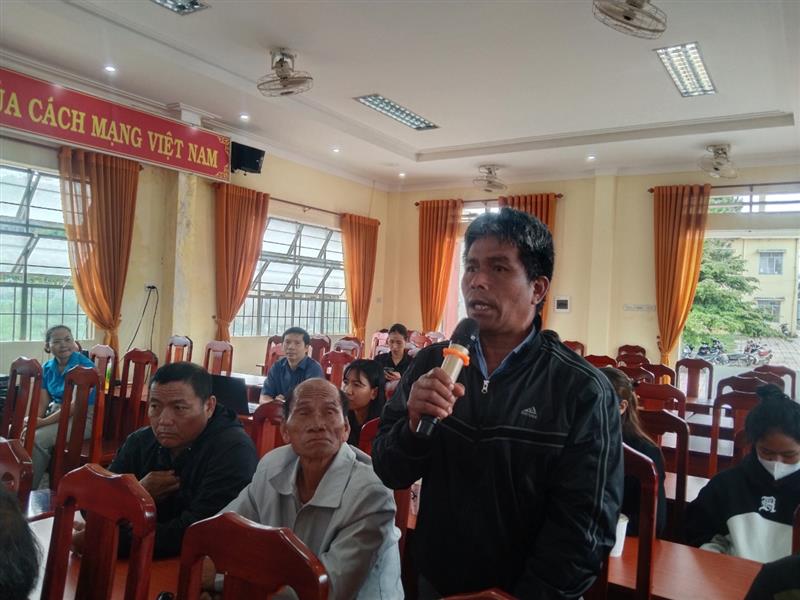 Cử tri xã Lộc Lâm phát biểu ý kiến