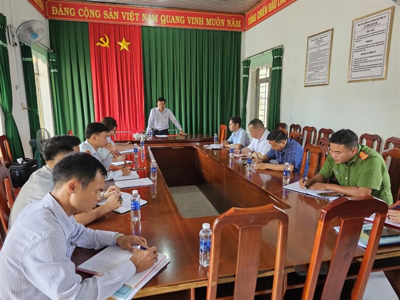 Quang cảnh buổi làm việc