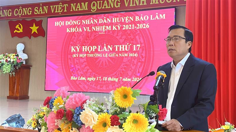 Đ/c Trịnh Văn Thảo – PCT UBND huyện thông qua báo cáo kinh KTXH 6 tháng đầu năm