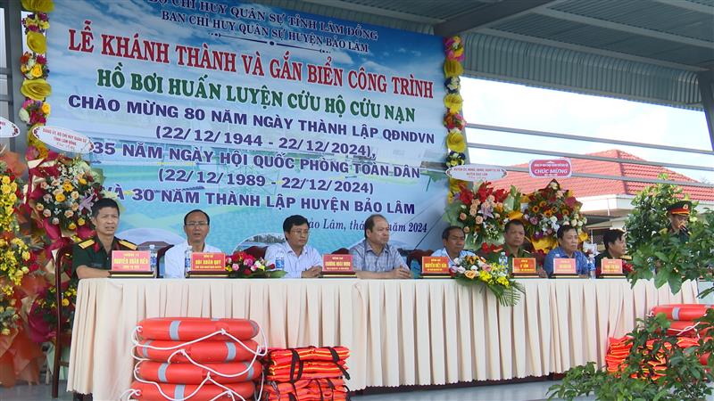 Các đại biểu dự khành thành 