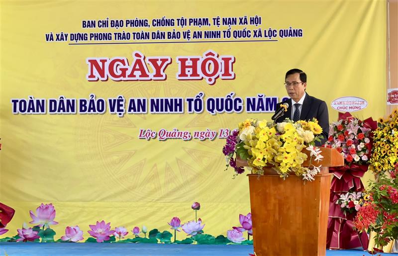 Đ/c Trịnh Văn Thảo – PCT UBND huyện phát biểu tại buổi lễ