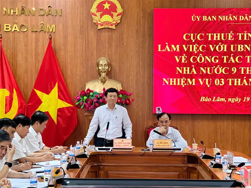 Đ/C Trương Hoài Minh – Phó Bí thư Huyện uỷ - Chủ tịch UBND huyện phát biểu