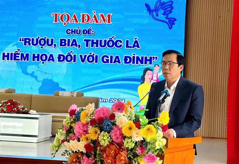 Đ/c Trịnh Văn Thảo – PCT UBND huyện phát biểu tại buổi tọa đàm