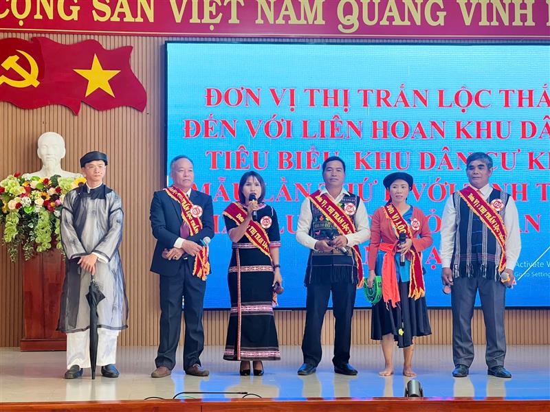 Tiết mục tại buổi liên hoan