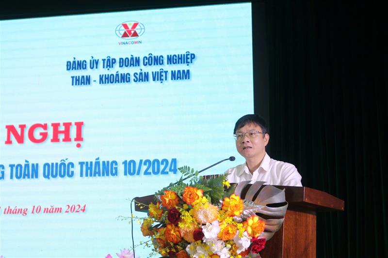 ông Ngô Lê Văn, Phó Trưởng Ban đối ngoại Trung ương phát biểu tại hội nghị