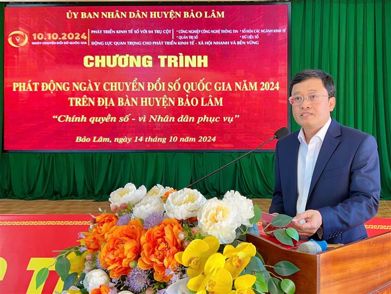 Đồng chí Trương Hoài Minh – Phó Bí thư huyện uỷ - Chủ tịch UBND huyện phát biểu tại buổi lễ