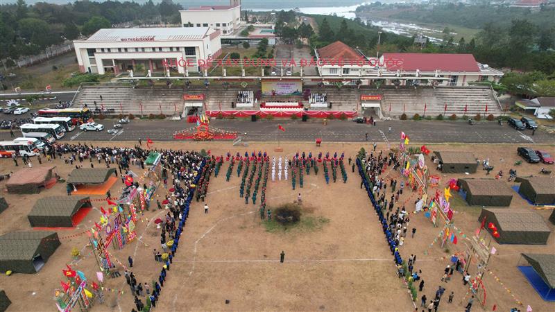 Các tân binh sẵn sàng lên đường nhập ngũ