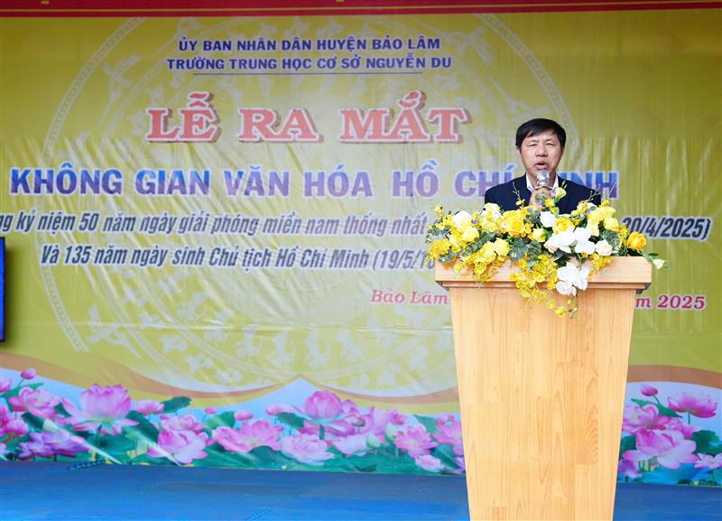 đồng chí Hoàng Ngọc Khuyên, Trưởng Ban Tuyên giáo và Dân vận Huyện ủy phát biểu