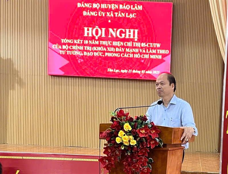 Đồng chí Nguyễn Viết Vân, TUV, Bí thư huyện ủy phát biểu chỉ đạo