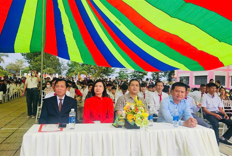 Đại biểu tham dự lễ khai mạc