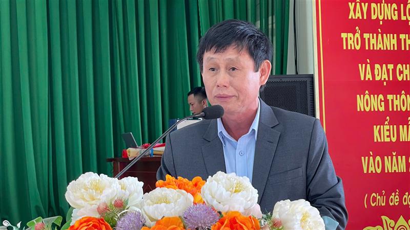 Đồng chí Vũ Thanh Bảy - Trưởng Ban Tổ chức Huyện ủy phát biểu tại Hội nghị