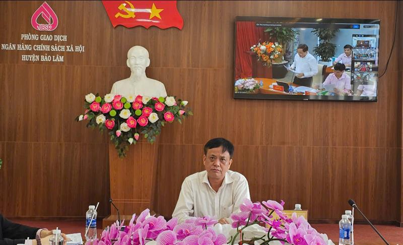 Đồng chí Đồng Văn Trường- Phó chủ tịch UBND huyện Trưởng Ban đại diện HĐQT Phòng giao dịch Ngân hàng CSXH huyện Bảo Lâm 