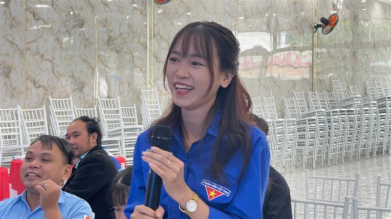 Các đồng chí cán bộ Đoàn - Hội phát biểu ý kiến