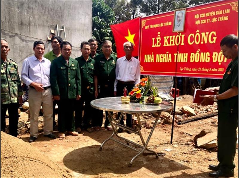 Hình ảnh lễ khởi công xây dựng nhà cho Hội viên CCB K'KRah