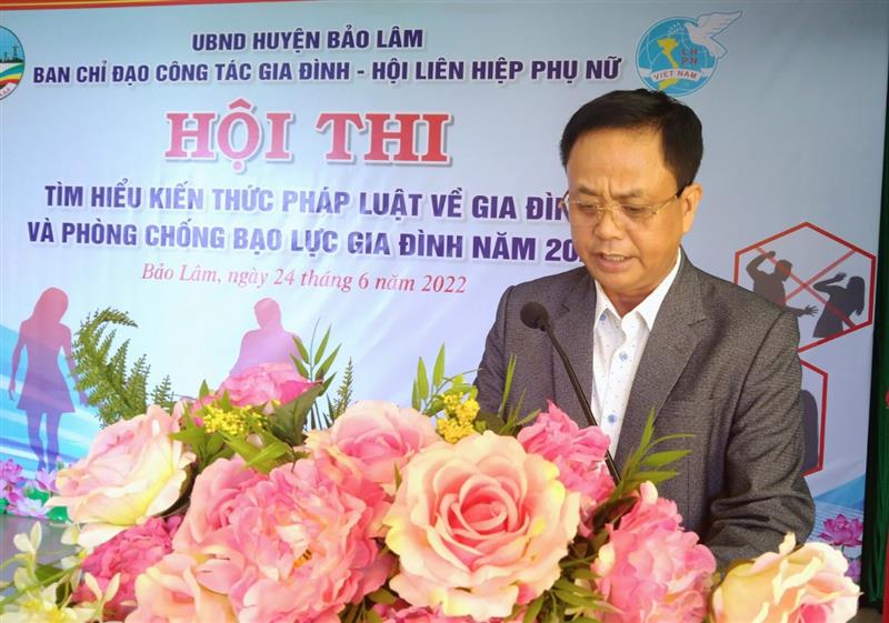 Đ/c Đồng Văn Trường-PCT UBND huyện phát biểu khai mạc Hội thi