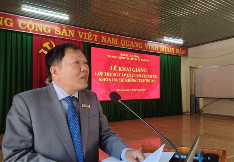  Đồng chí Nguyễn Vĩnh Phúc- TUV, Hiệu trưởng Trường Chính trị tỉnh 