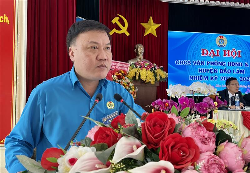 Ông Trần Tô Nhân - Chủ tịch LĐLĐ huyện phát biểu tại Đại hội.jpg