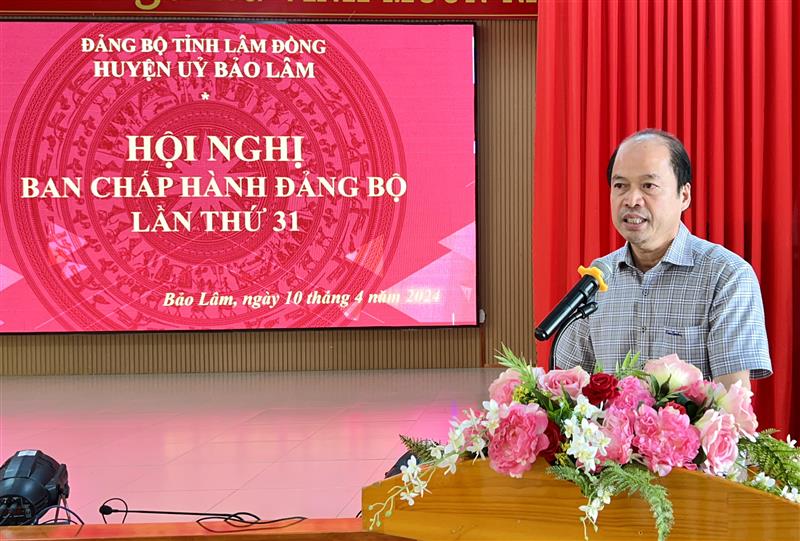 Đ/c Nguyễn Viết Vân – TUV – Bí thư Huyện uỷ  kết luận HN