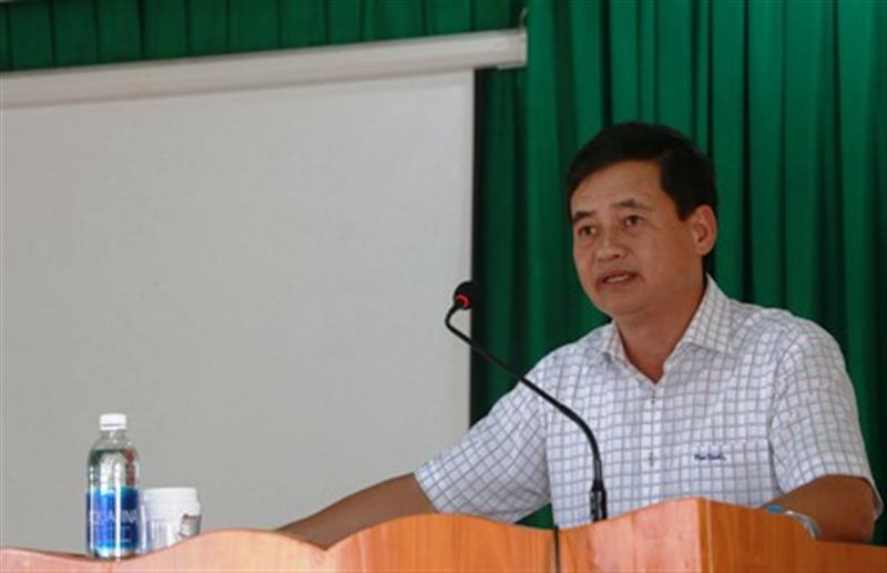 Đồng chí Dương Văn Nghĩa – UVBTV – Trưởng Ban Tổ chức Huyện ủy truyền đạt các nội dung chuyên đề cho các học viên