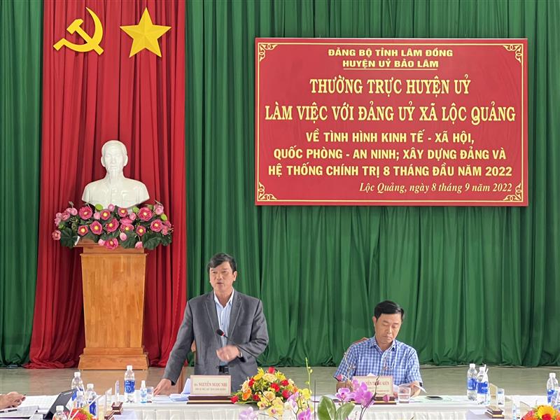Đ/c Nguyễn Trung Kiên- Bí thư Huyện ủy và Đ/c Nguyễn Ngọc Nhi- Chủ tịch UBND huyện chủ trì hội nghị