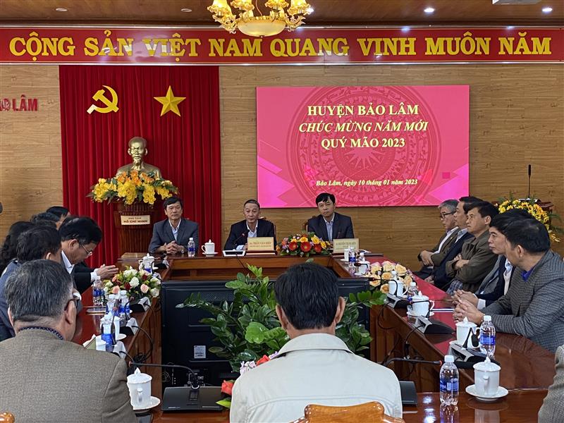 Chủ tịch UBND tỉnh Lâm Đồng Trần Văn Hiệp thăm, chúc Tết Quý Mão Đảng bộ, chính quyền huyện Bảo Lâm.